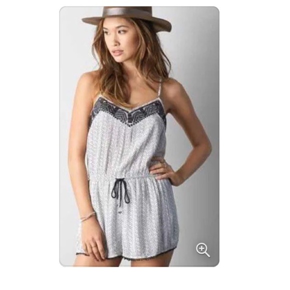 American Eagle Outfitters Pants - AE Sz Md Black/White Boho Printed Romper
